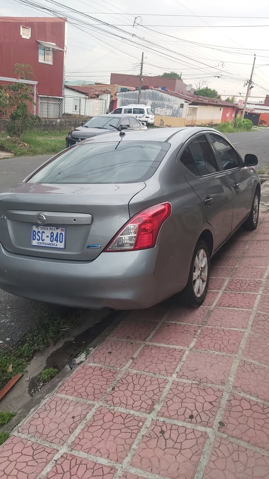 2013 Nissan Versa - foto 2