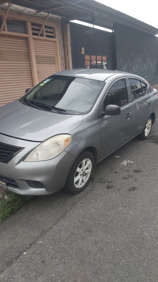 2013 Nissan Versa - foto 3