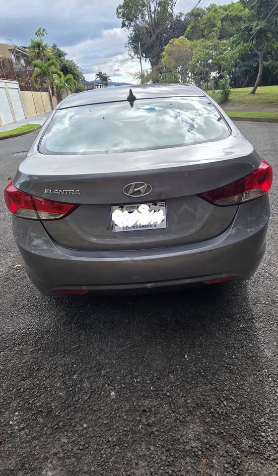 2013 Hyundai Elantra - foto 3