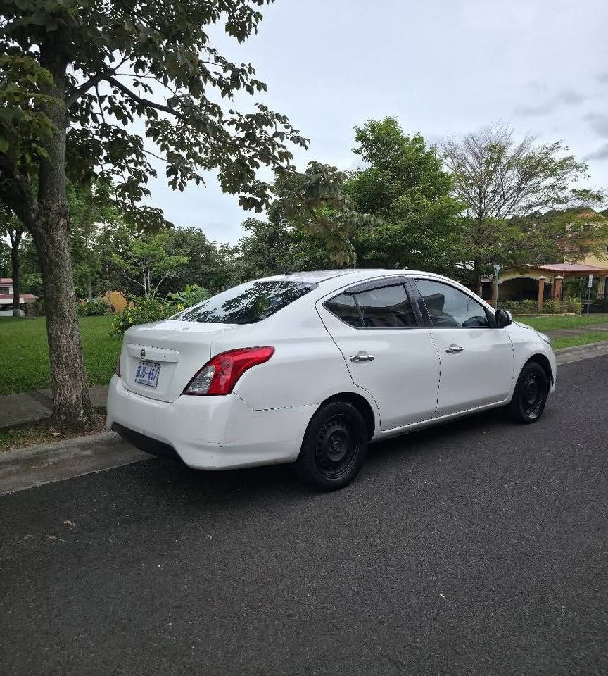 2016 Nissan Versa - foto 4