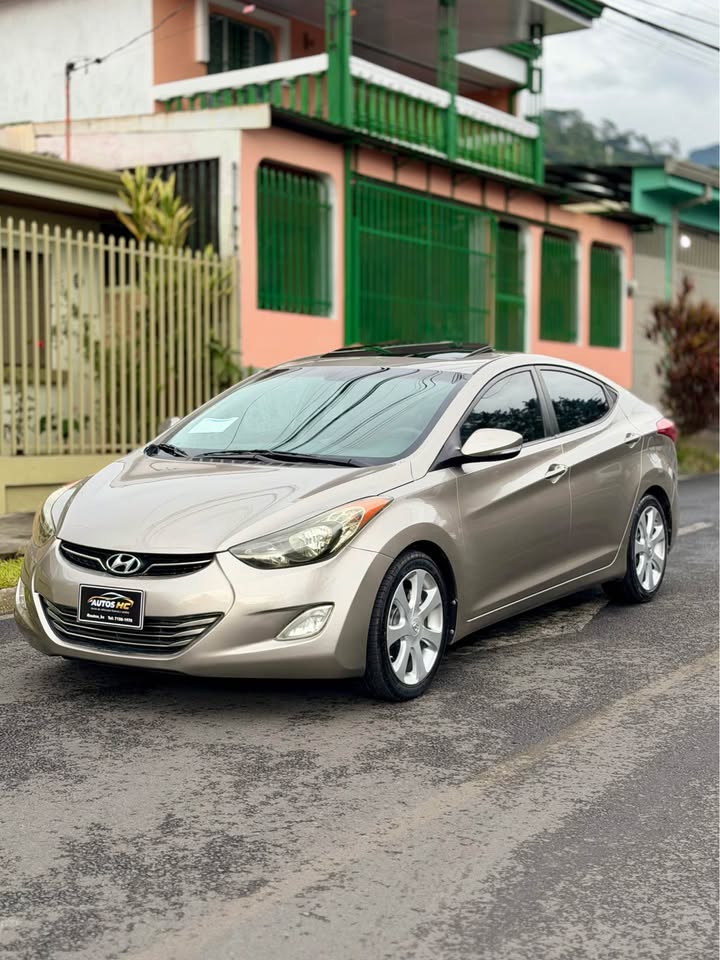 2012 Hyundai Elantra - foto 2