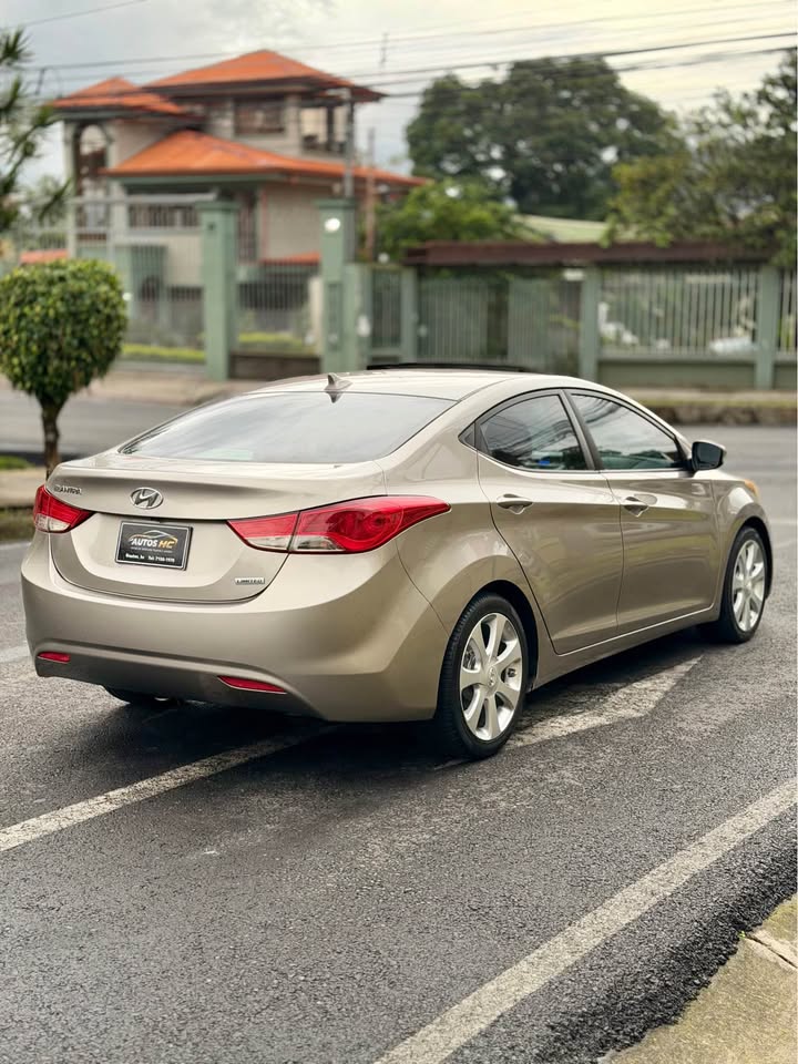 2012 Hyundai Elantra - foto 3