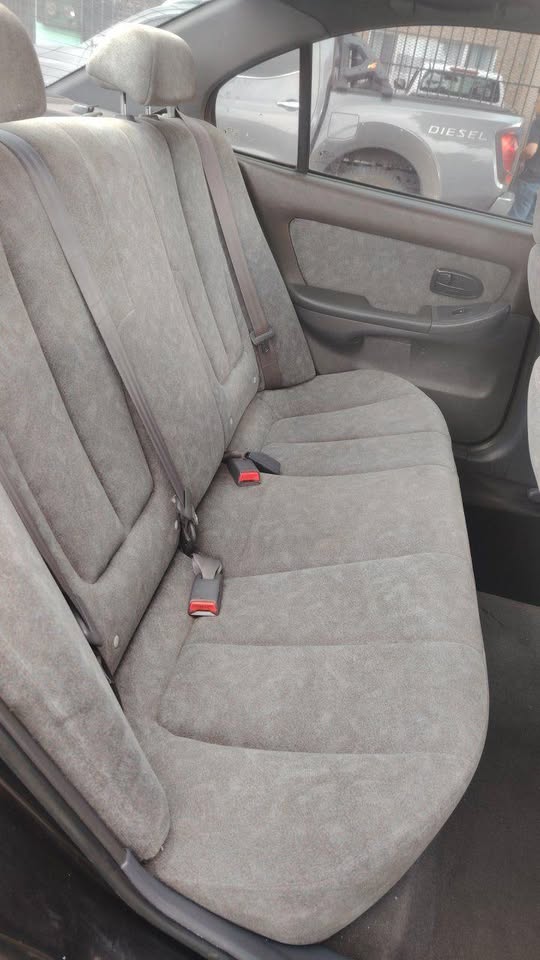 2002 Hyundai Elantra - foto 4