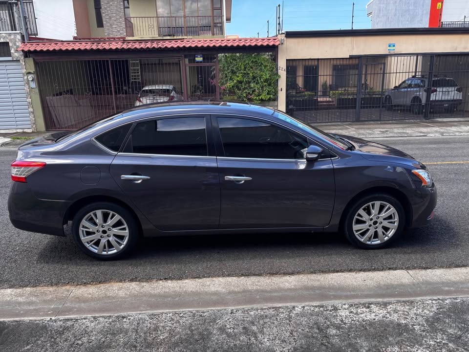 2015 Nissan Sentra - foto 2