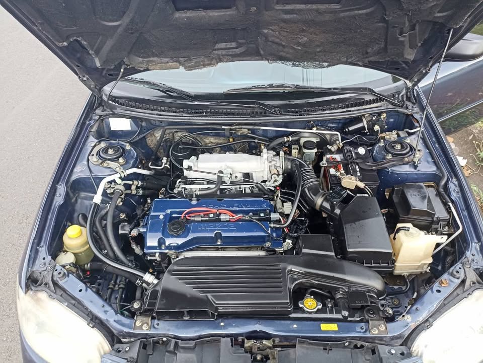 2002 Mazda 323 - foto 4