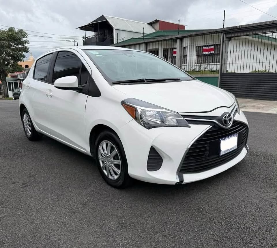 2017 Toyota Yaris - foto 2