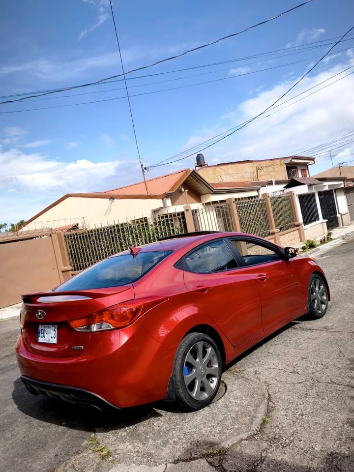 2013 Hyundai Elantra - foto 2