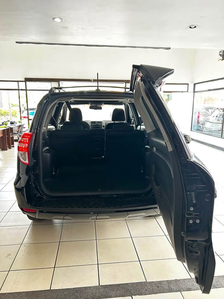 2010 Toyota RAV4 - foto 5
