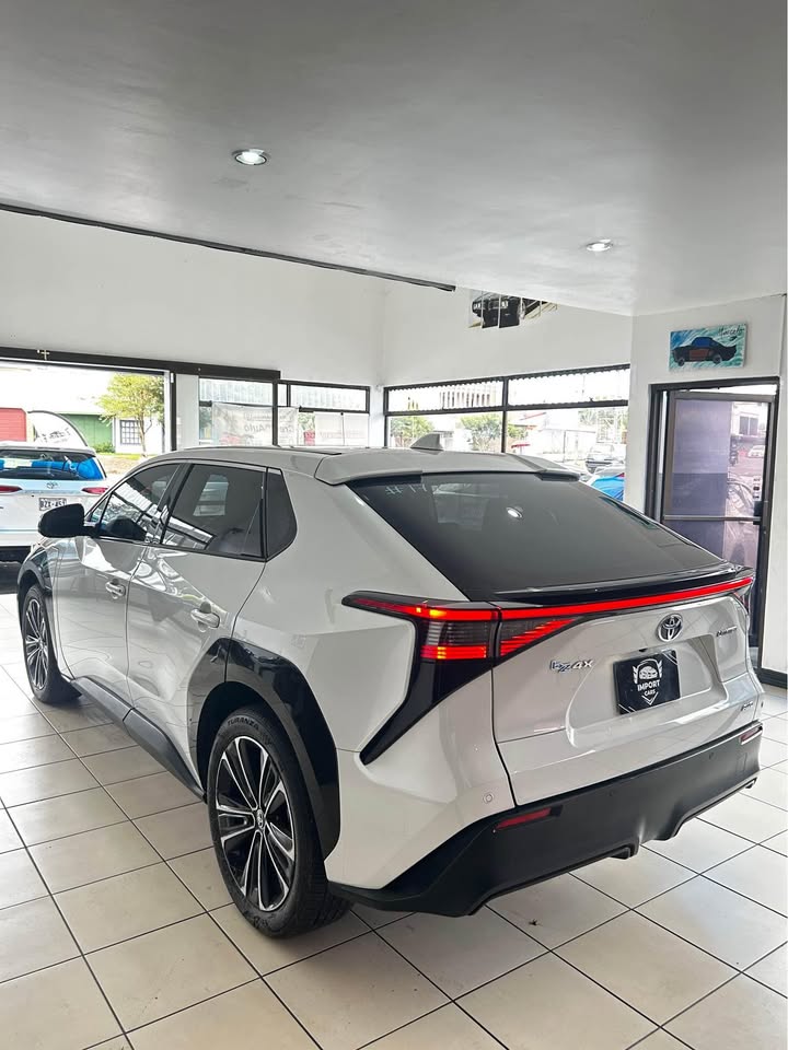 2023 Toyota bZ4X - foto 3