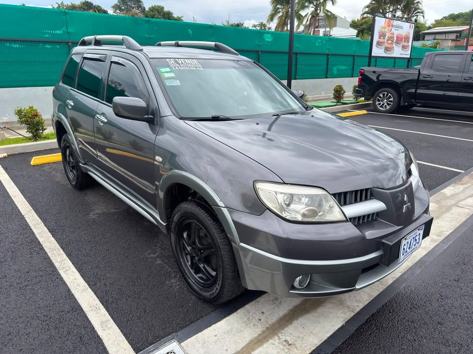 2006 Mitsubishi Outlander - foto 2