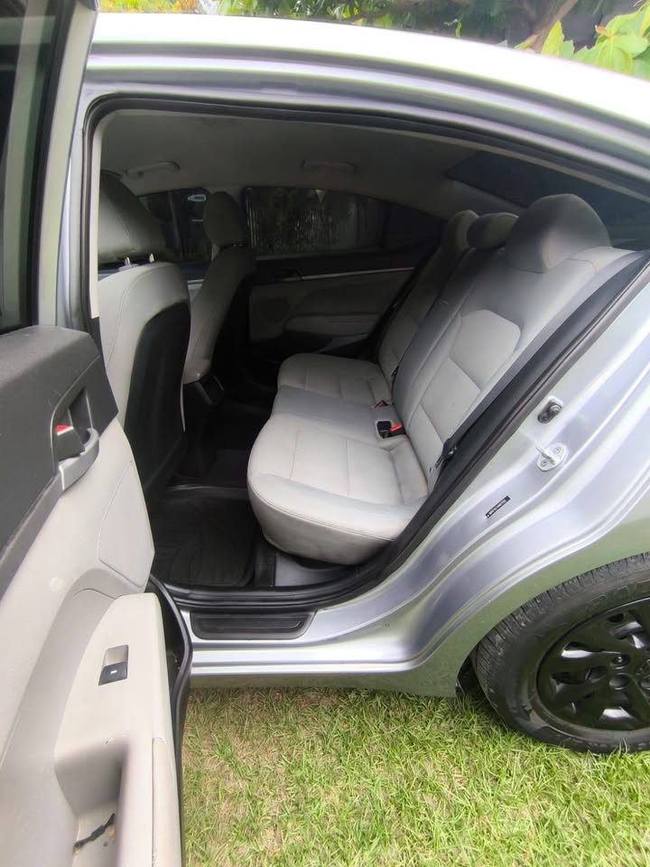 2017 Hyundai Elantra - foto 3