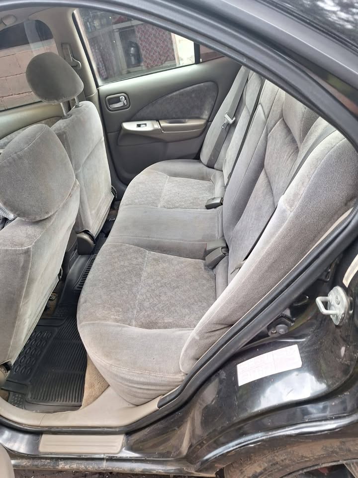 2001 Nissan Sentra - foto 3