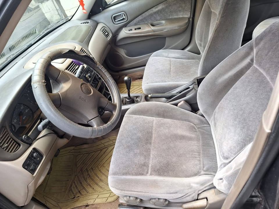 2001 Nissan Sentra - foto 4