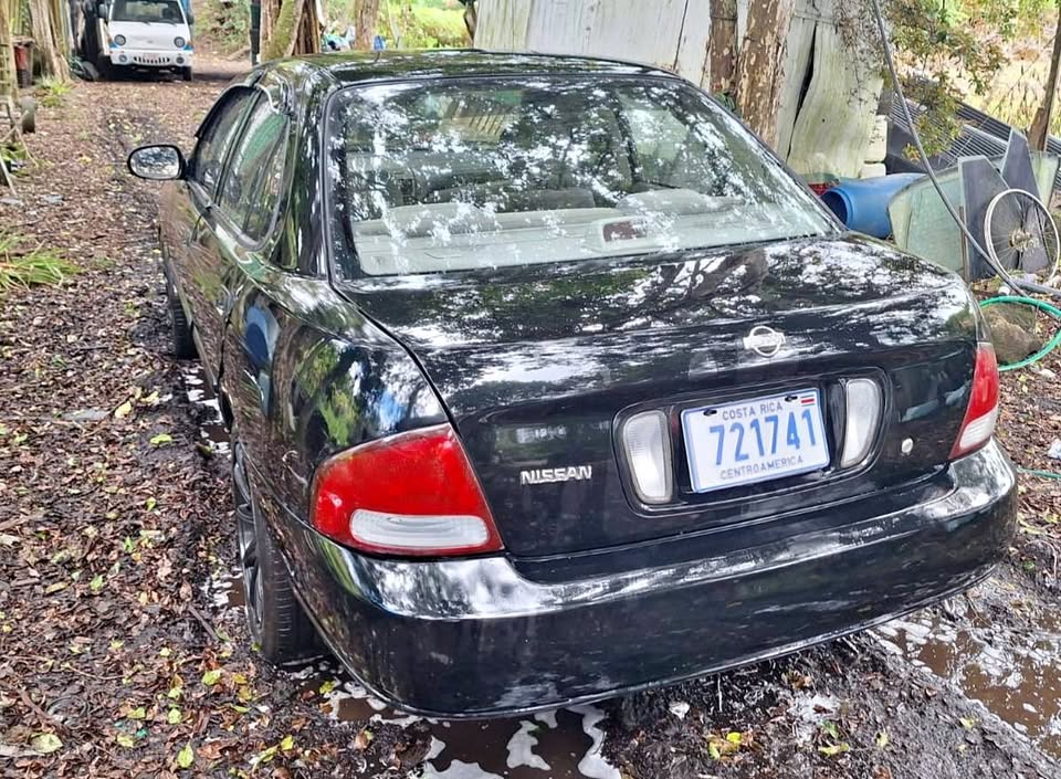 2001 Nissan Sentra - foto 5
