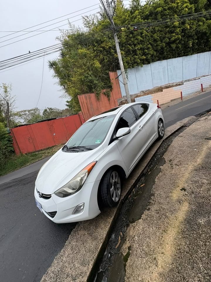 2012 Hyundai Elantra - foto 3
