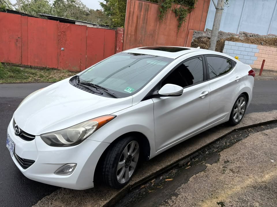 2012 Hyundai Elantra - foto 4