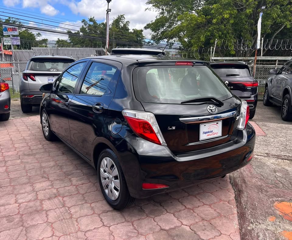 2013 Toyota Yaris - foto 2