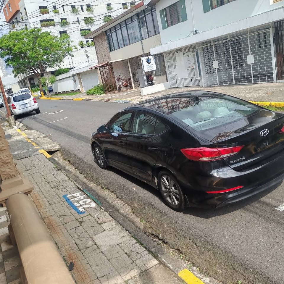 2018 Hyundai Elantra - foto 4