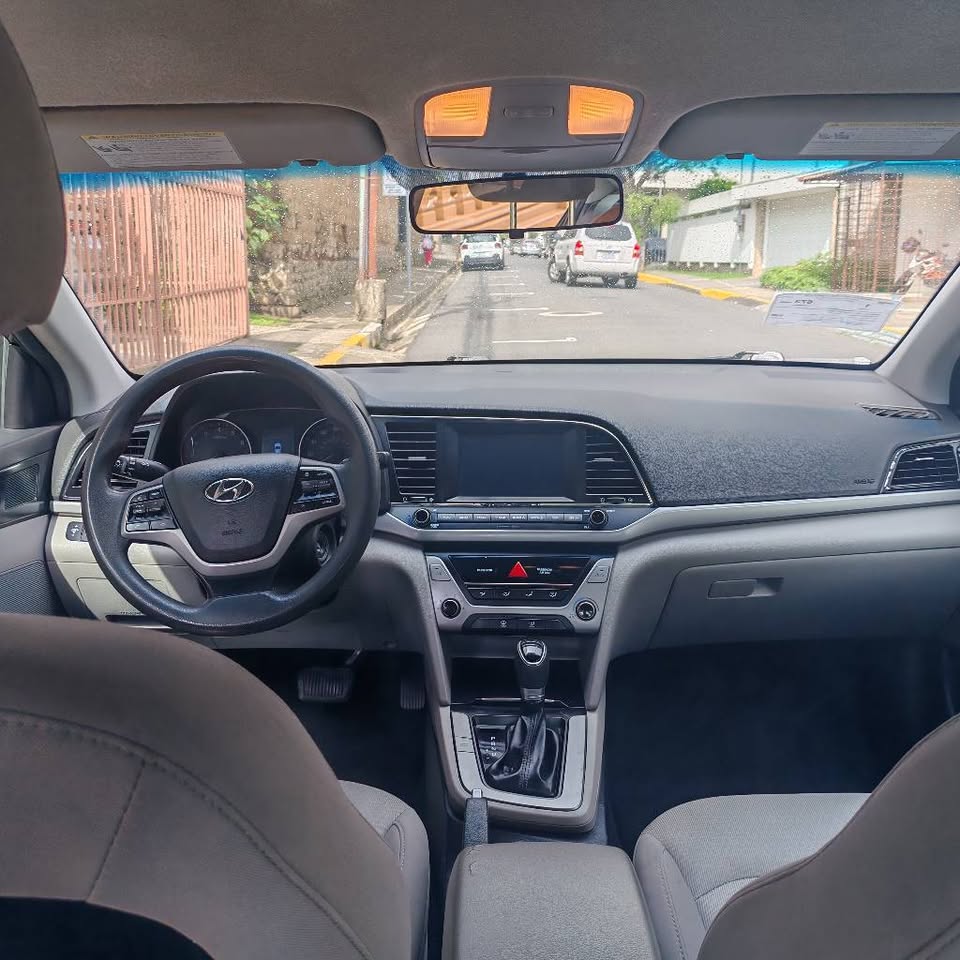 2018 Hyundai Elantra - foto 5