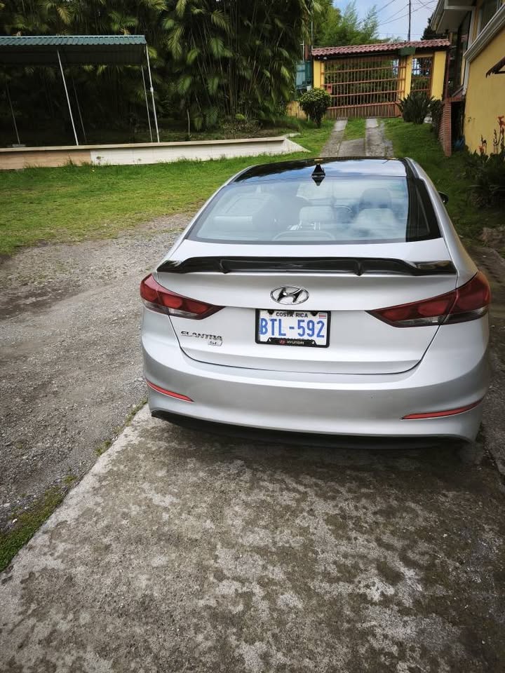 2017 Hyundai Elantra - foto 4