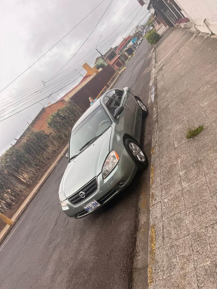 2003 Nissan Altima - foto 3