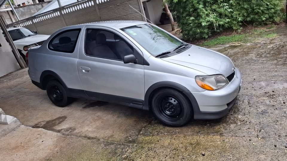 2000 Toyota Yaris - foto 2