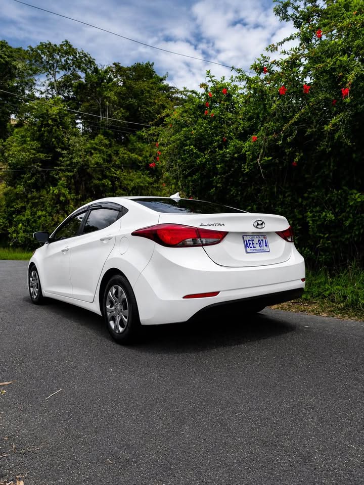 2016 Hyundai Elantra - foto 2