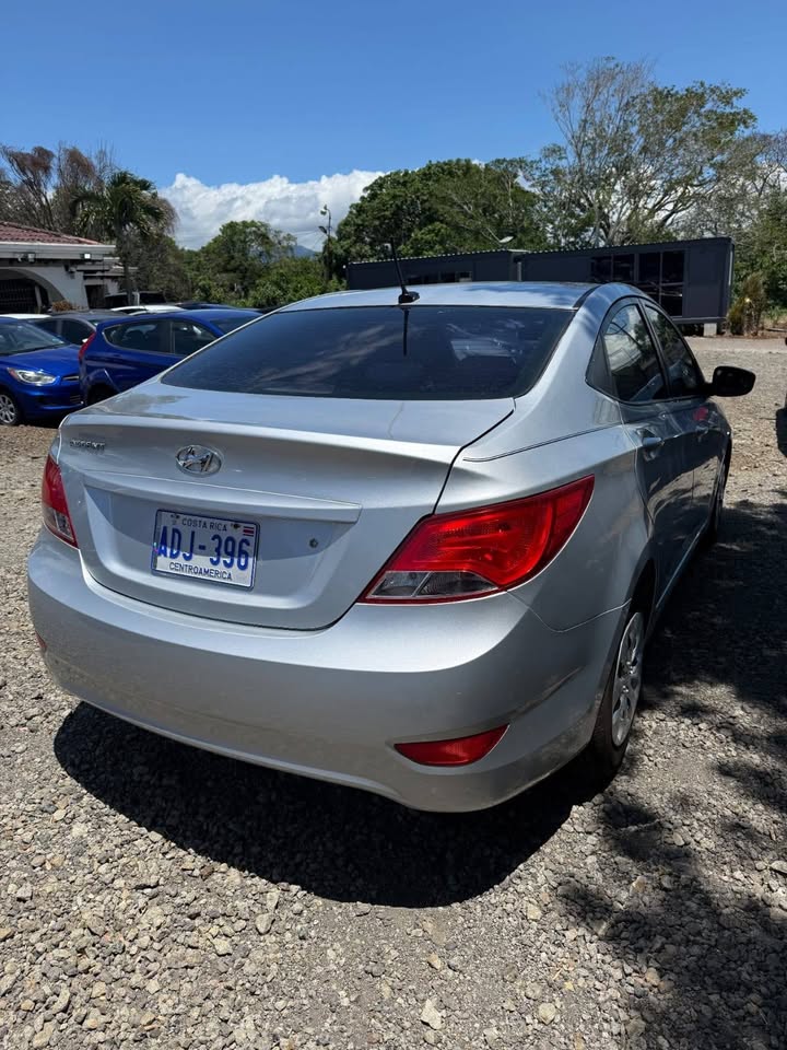 2017 Hyundai Accent - foto 3