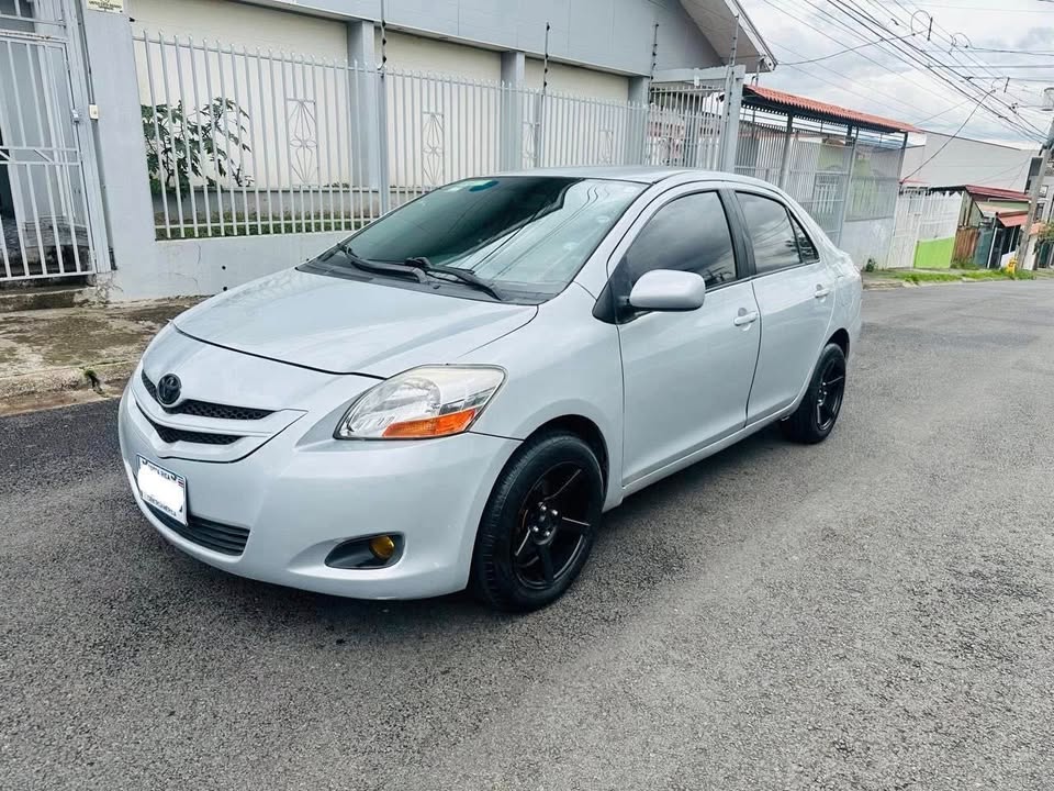 2008 Toyota Yaris - foto 2