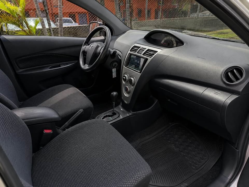 2008 Toyota Yaris - foto 5