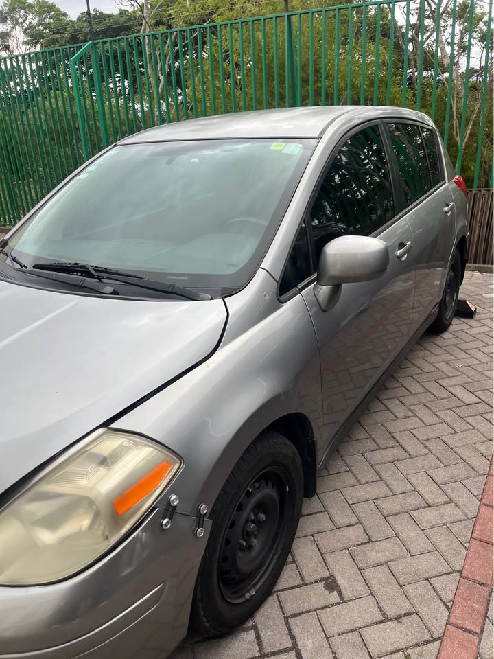 2010 Nissan Versa - foto 5