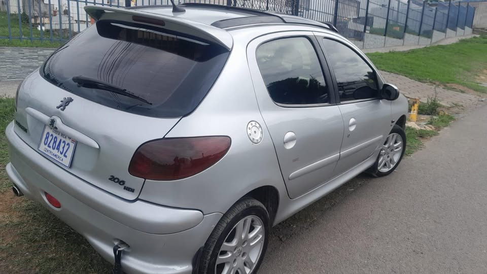 2008 Peugeot 2008 - foto 3
