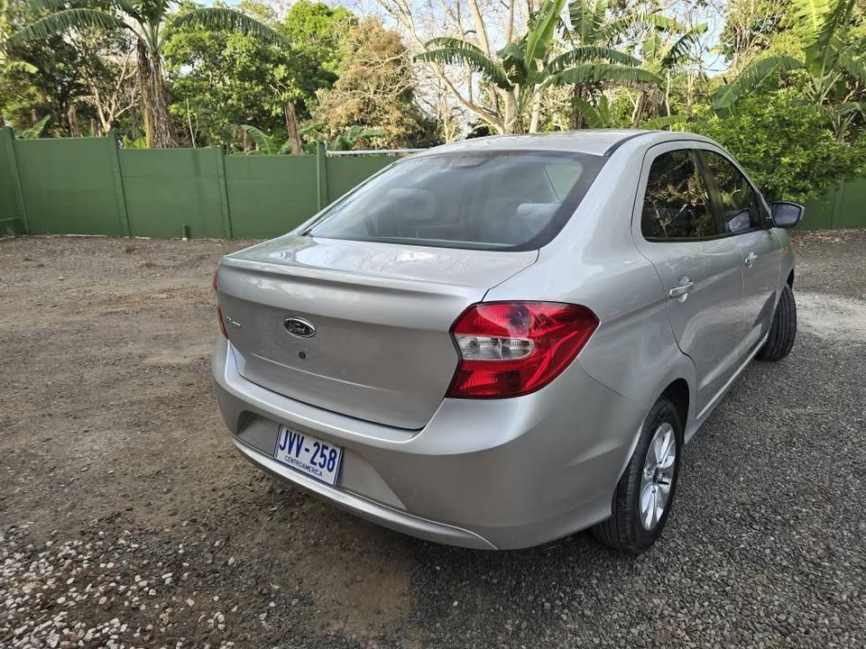 2017 Ford Figo - foto 3