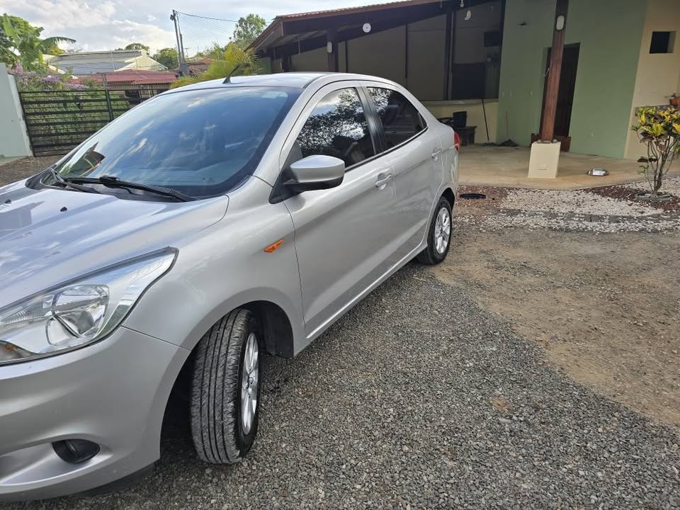 2017 Ford Figo - foto 5