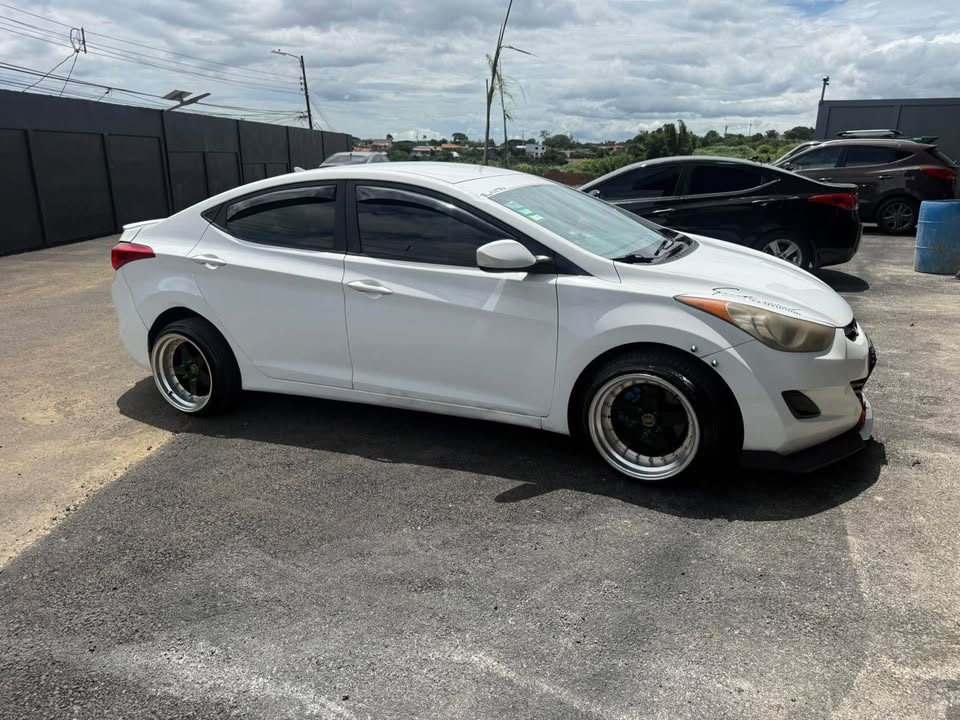 2011 Hyundai Elantra - foto 3