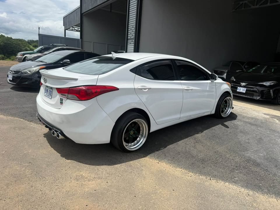 2011 Hyundai Elantra - foto 4