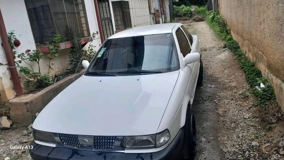 1993 Nissan Sentra - foto 2