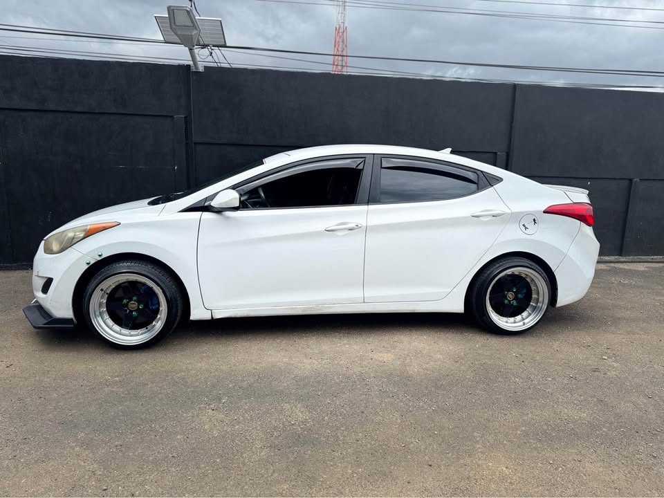 2011 Hyundai Elantra - foto 2