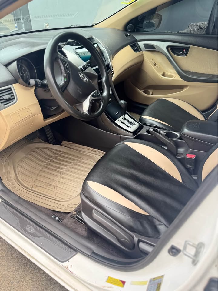 2011 Hyundai Elantra - foto 4