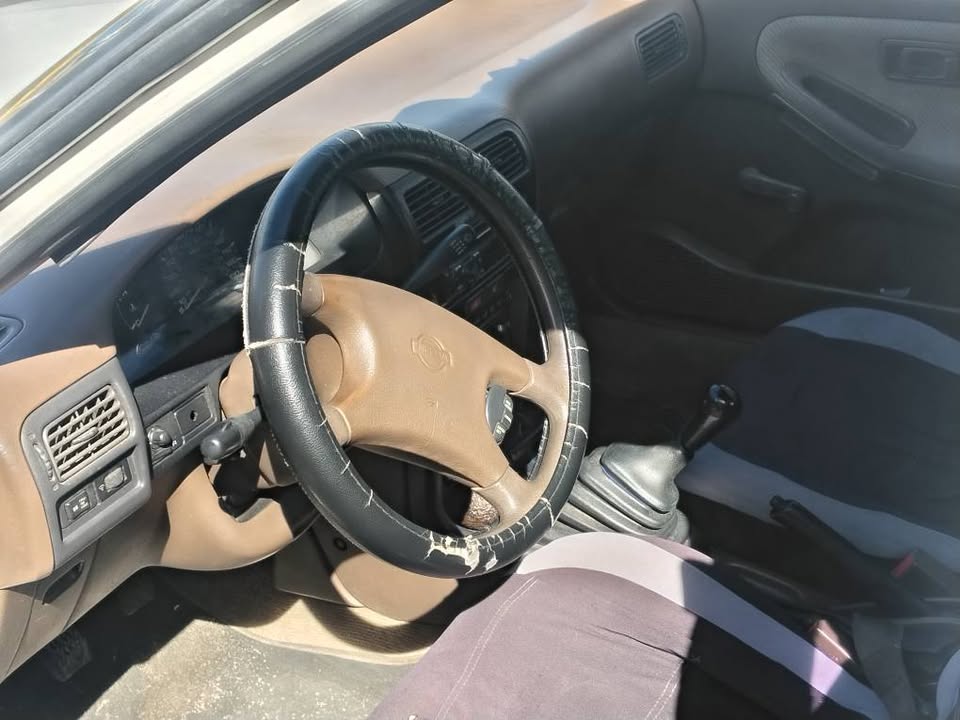 1991 Nissan Sentra - foto 2
