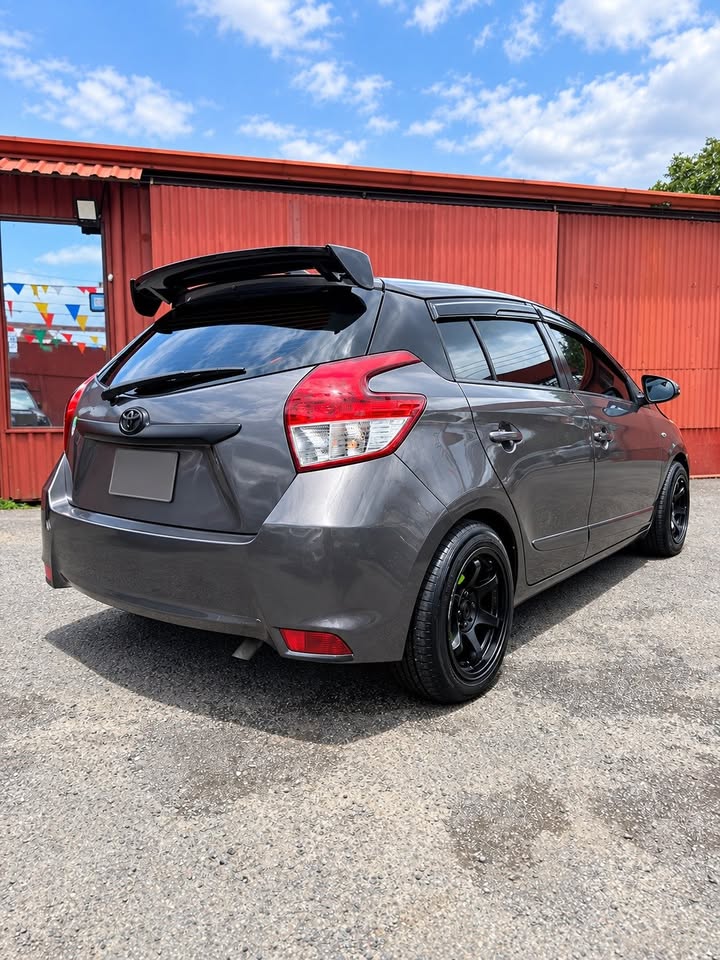 2017 Toyota Yaris - foto 2