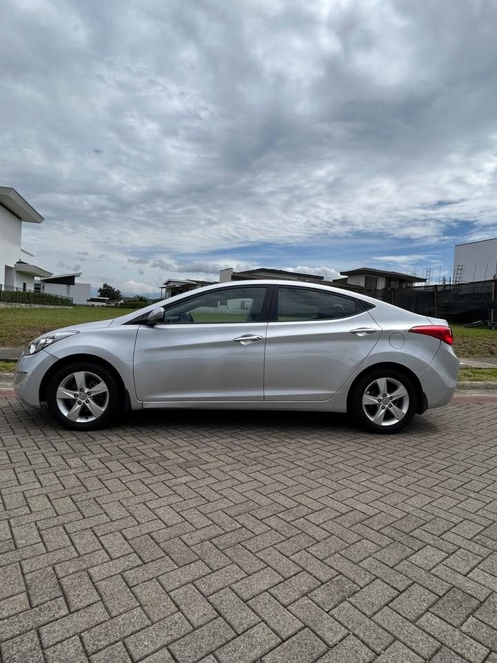 2012 Hyundai Elantra - foto 3