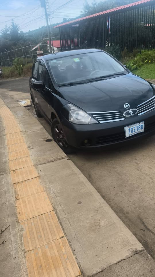 2008 Nissan Tiida - foto 2