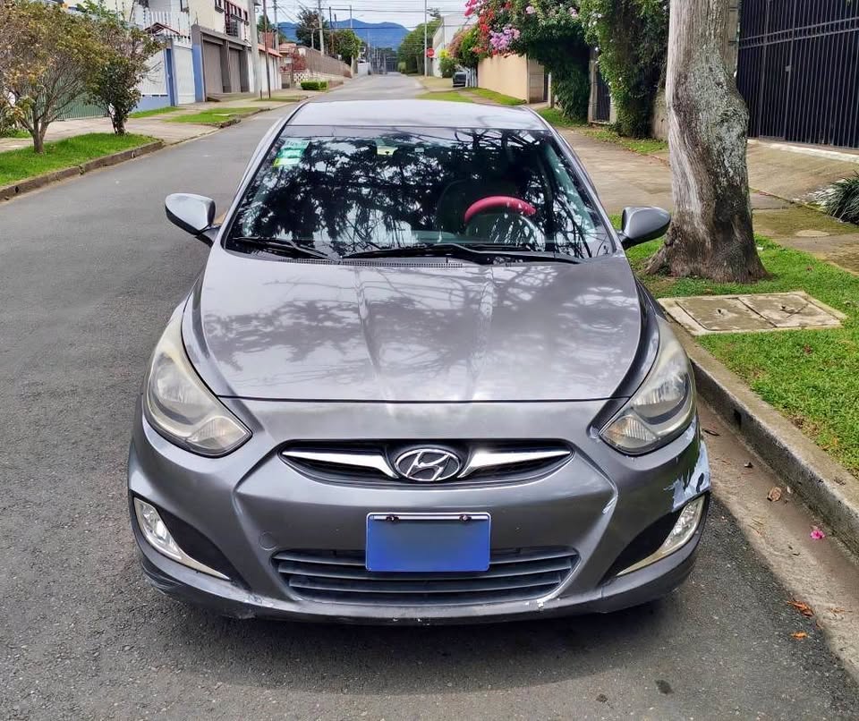 2013 Hyundai Accent - foto 2
