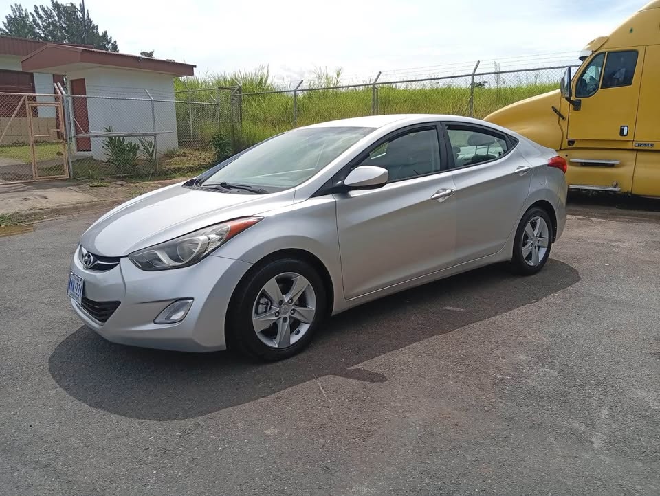 2013 Hyundai Elantra - foto 2