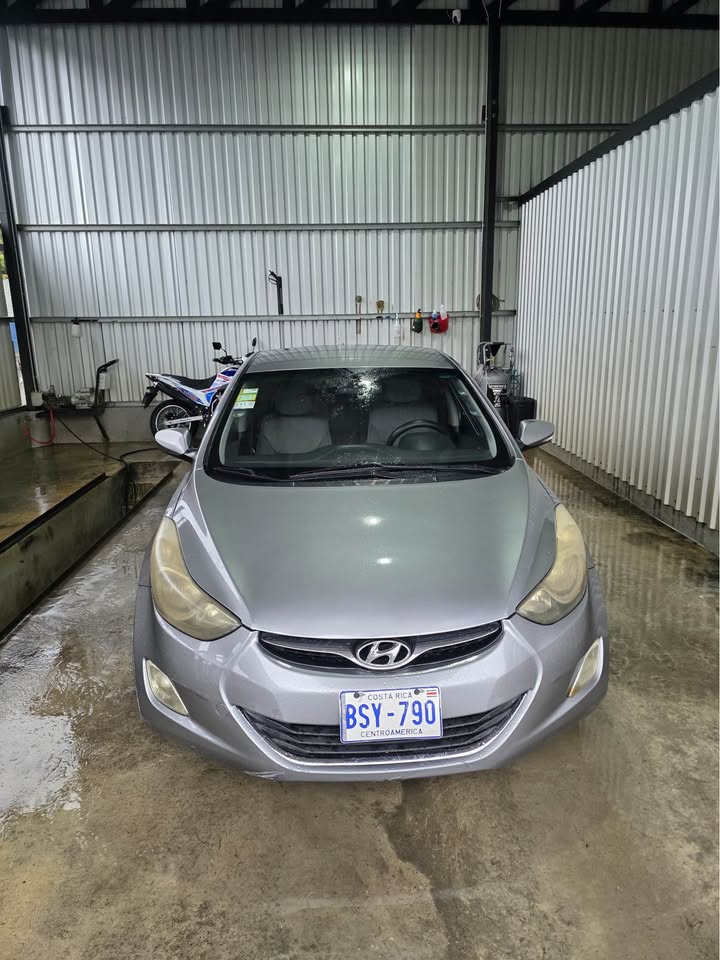 2011 Hyundai Elantra - foto 3