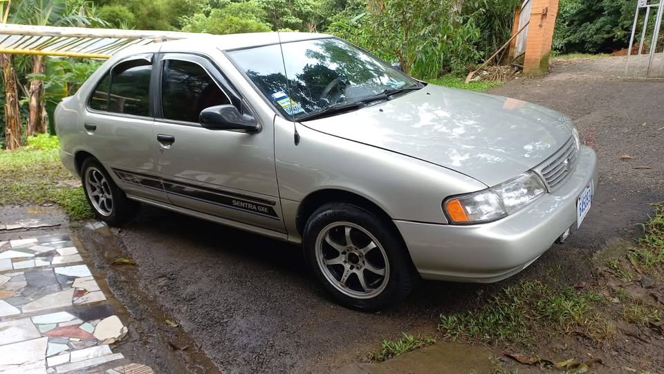 1997 Nissan Sentra - foto 5