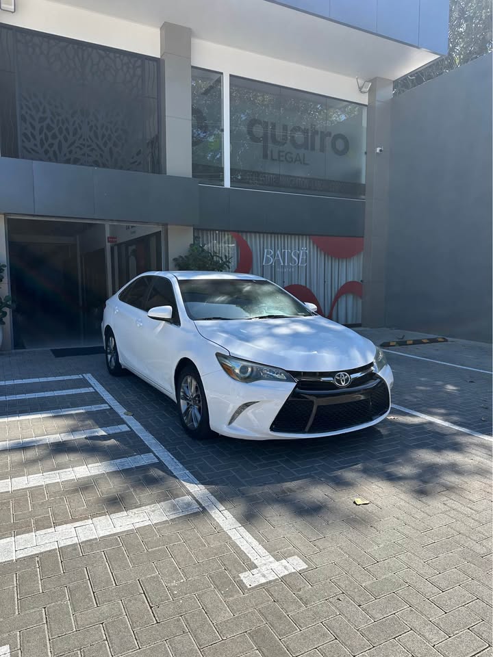 2015 Toyota Camry - foto 3