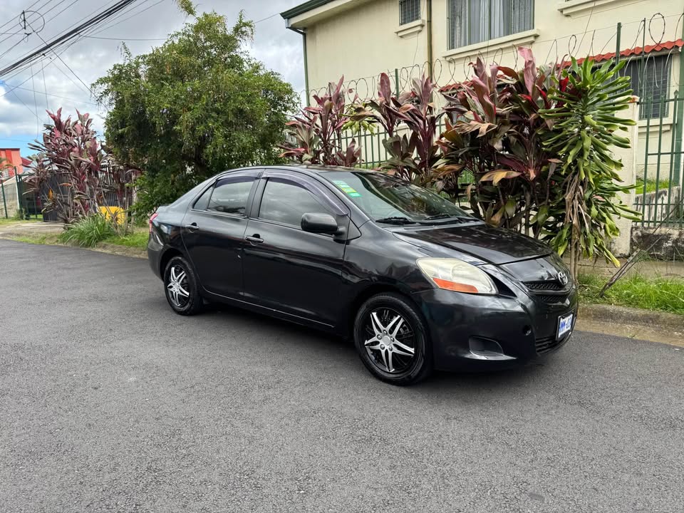 2007 Toyota Yaris - foto 2