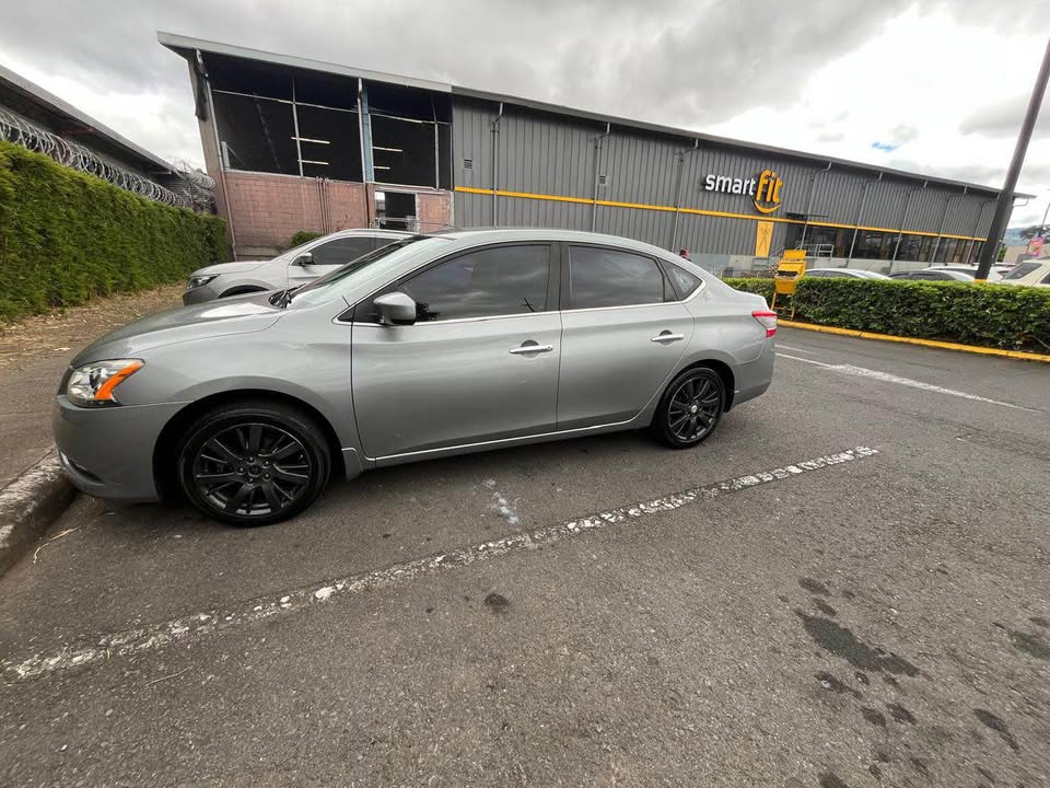 2014 Nissan Sentra - foto 5